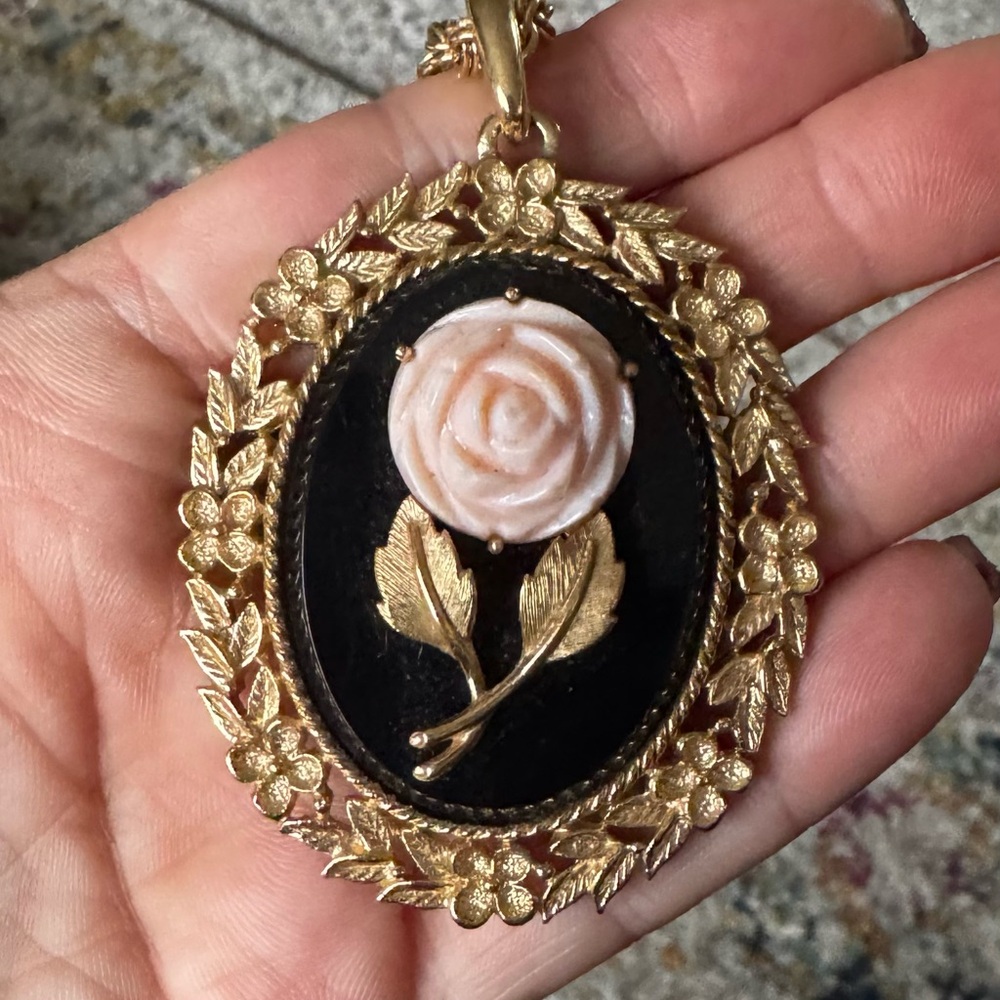 Vintage Rose Cameo